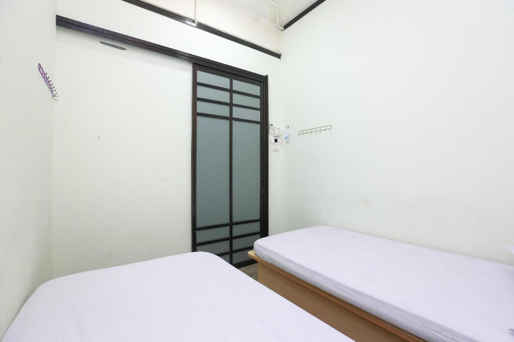 Spot On 90587 The Space Inn Kuala Terengganu Exterior photo