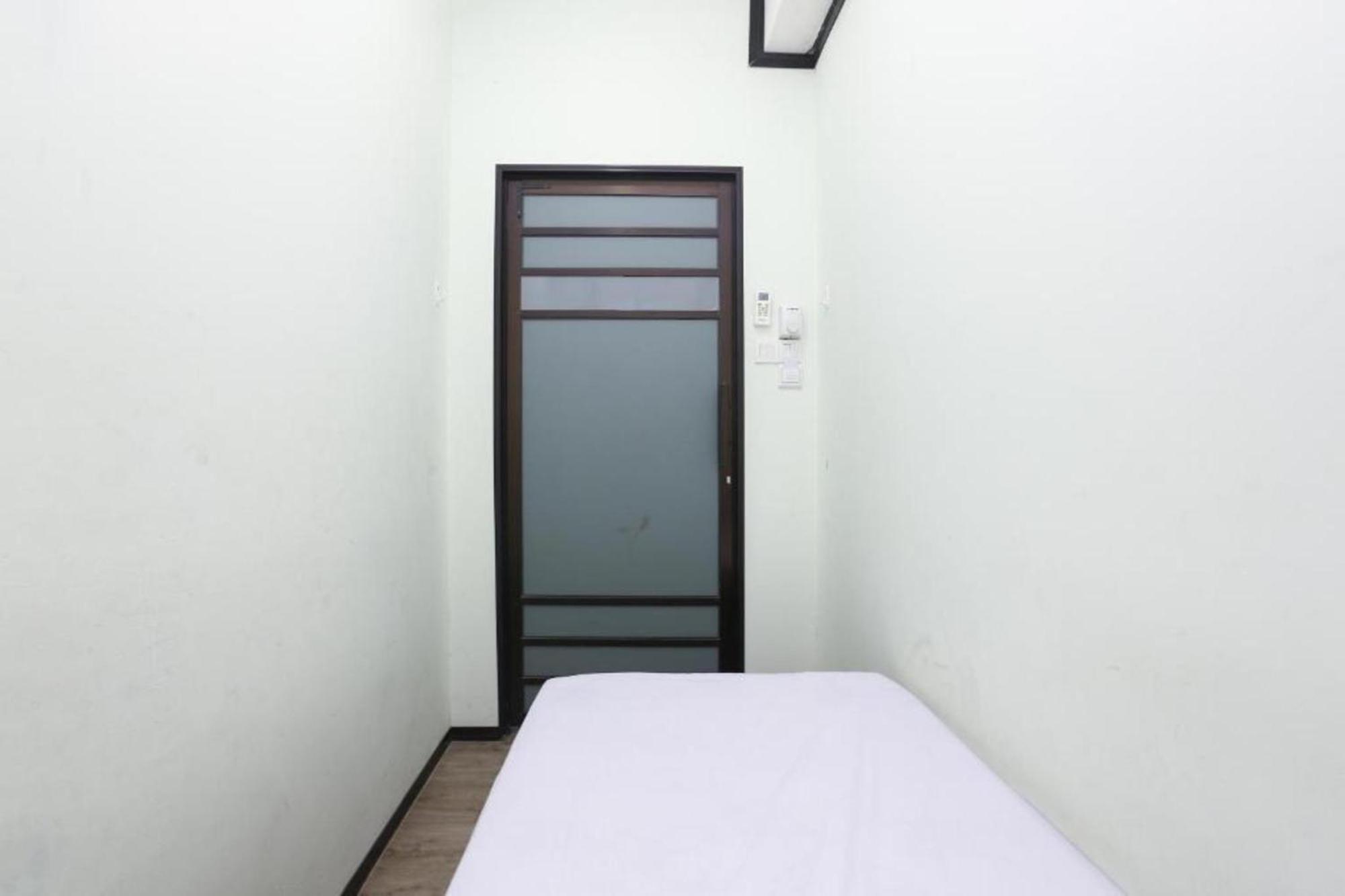 Spot On 90587 The Space Inn Kuala Terengganu Exterior photo