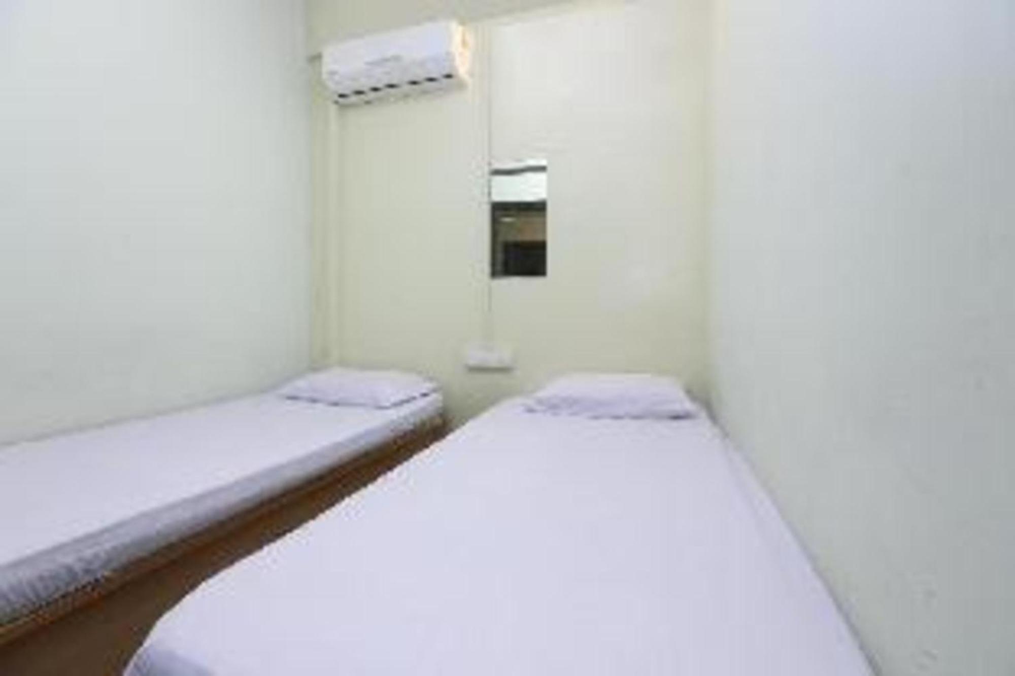 Spot On 90587 The Space Inn Kuala Terengganu Exterior photo
