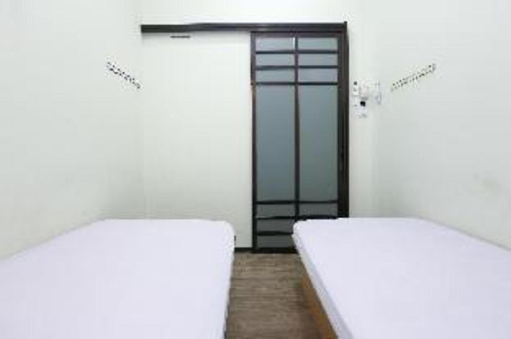 Spot On 90587 The Space Inn Kuala Terengganu Exterior photo